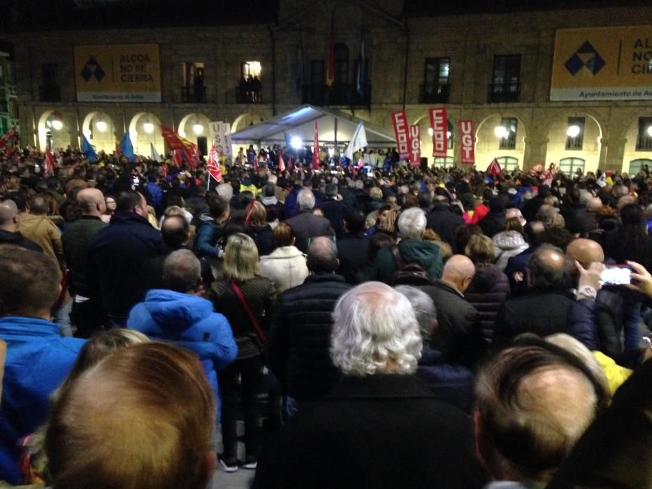 Multitudinaria marcha de "Alcoa no se cierra" en Avilés