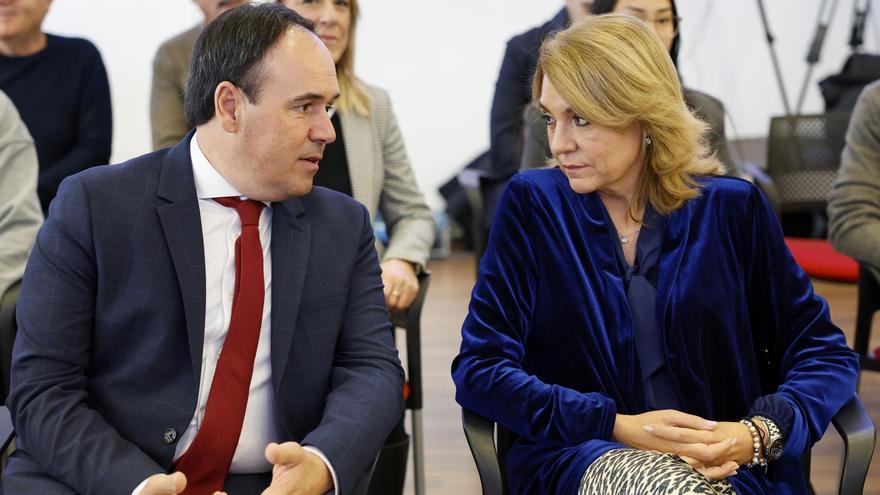 VALÈNCIA, 18/12/2025.- El president de la Generalitat, Juanfran Pérez Llorca, i la vicepresidenta del Consell, Susana Camarero, en el IV Fòrum Econòmic de la Comunitat Valenciana, organitzat pel diari ‘El Español’