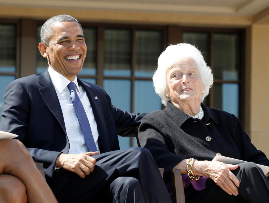 FILE PHOTO - U.S. President Barack Obama laughs ...