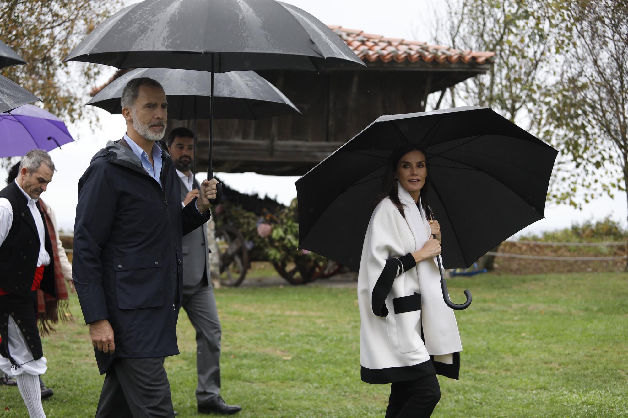 EN IMÁGENES: La Familia Real visita Cadavedo para hacer entrega del premio al Pueblo Ejemplar