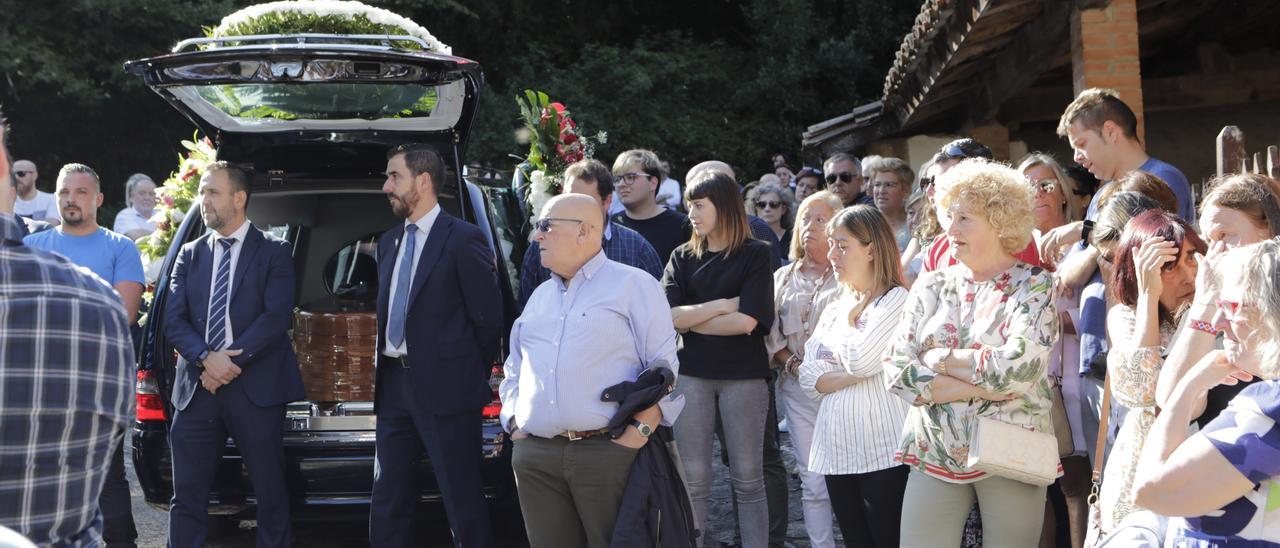 En imágenes: funeral por Juanjo Fernández, fallecido tras chocar con un &quot;kamikaze&quot;