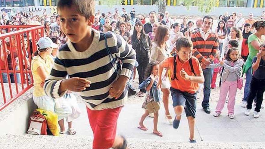 El primer día de colegio transcurrió sin incidencias en los centros de Vilagarcía.