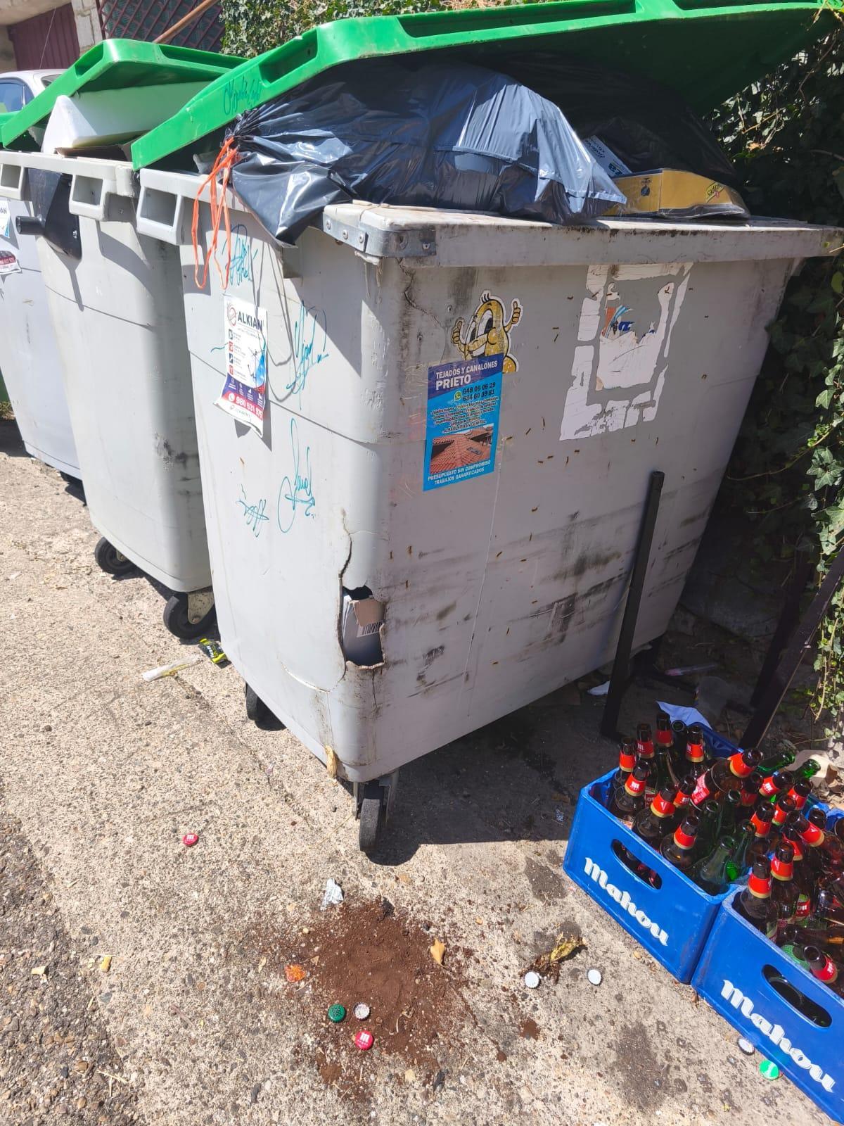 San Martín de Castañeda denuncia basura desbordada, malos olores y servicios “insuficientes” en pleno agosto.