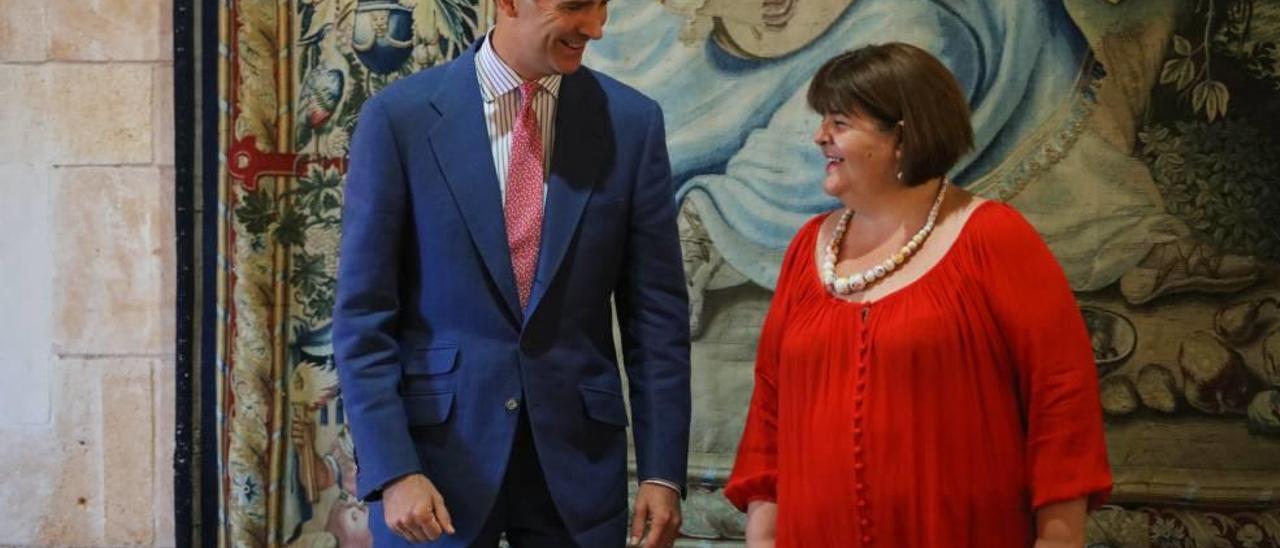 Xelo Huertas en su recepción con Felipe VI este verano.