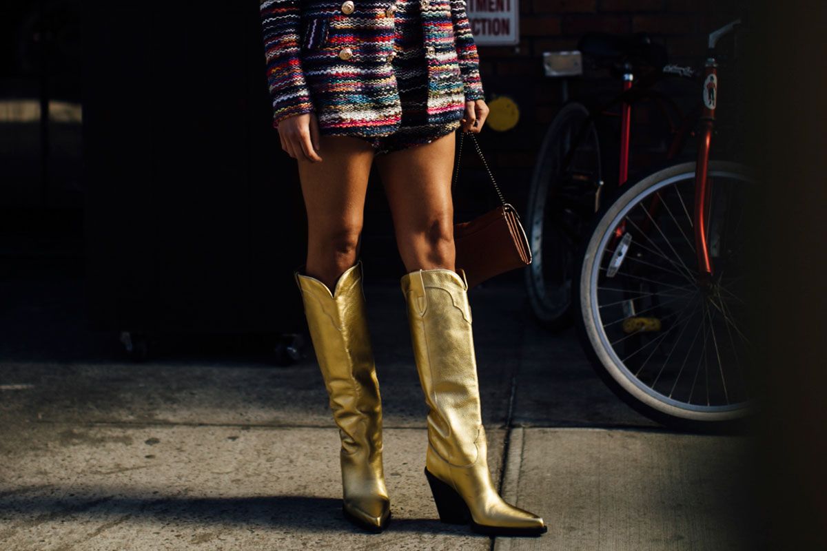 Botas cowboy metalizadas, vistas en el 'street style' de Nueva York