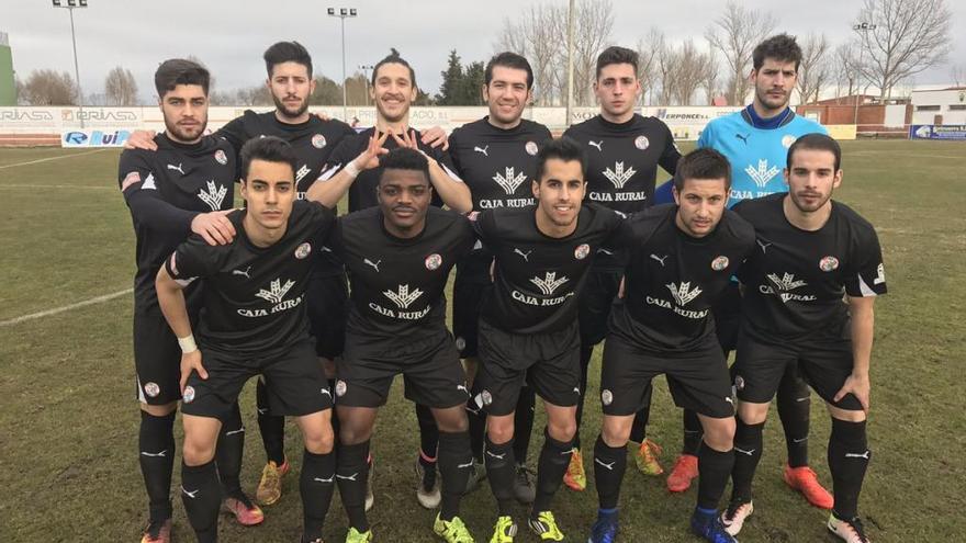 Once inicial del Zamora en Las Salinas.