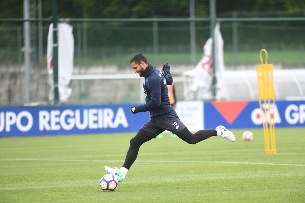 Los jugadores vuelven a los entrenamientos tras el empate en Pamplona ante el Osasuna.