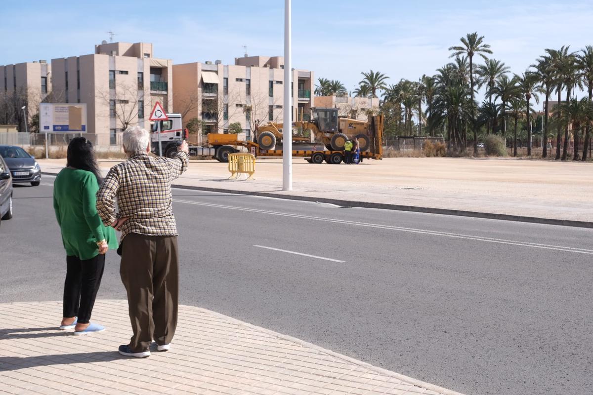 El solar contiguo al Sixto Marco, acondicionado como aparcamiento.