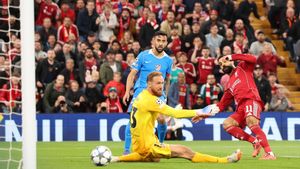 Derrota cruel de l’Atlètic malgrat un magnífic Llorente a la gespa d’Anfield