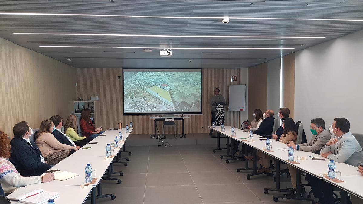 La reunión sobre el puerto seco del Corredor Mediterráneo se ha desarrollado en la sede central de Atlántica Agrícola