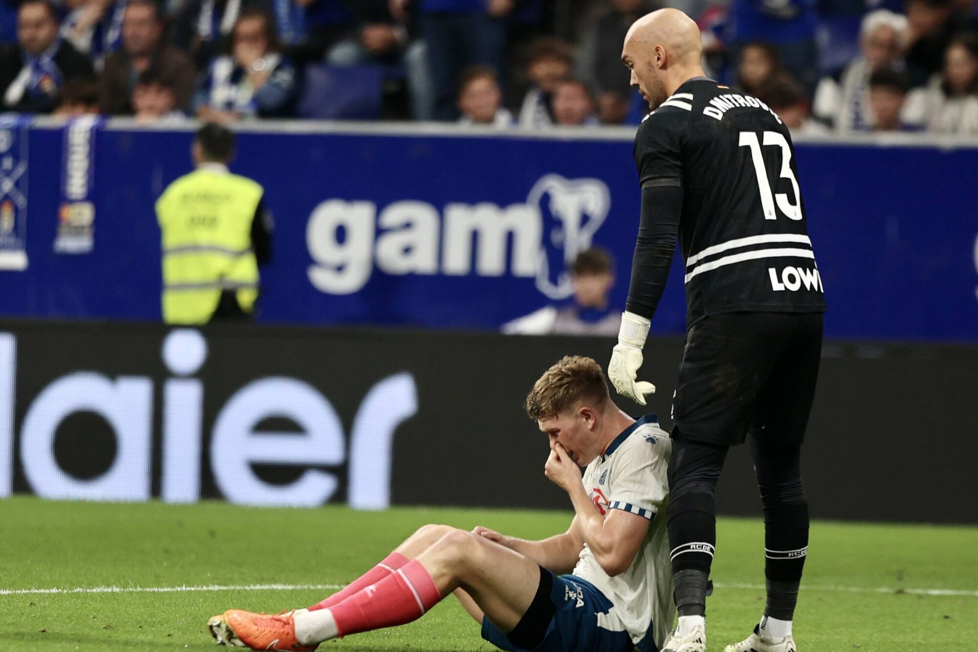 Todas las IMÁGENES del reestreno de Carrión con el Oviedo, con derrota ante el Espanyol 