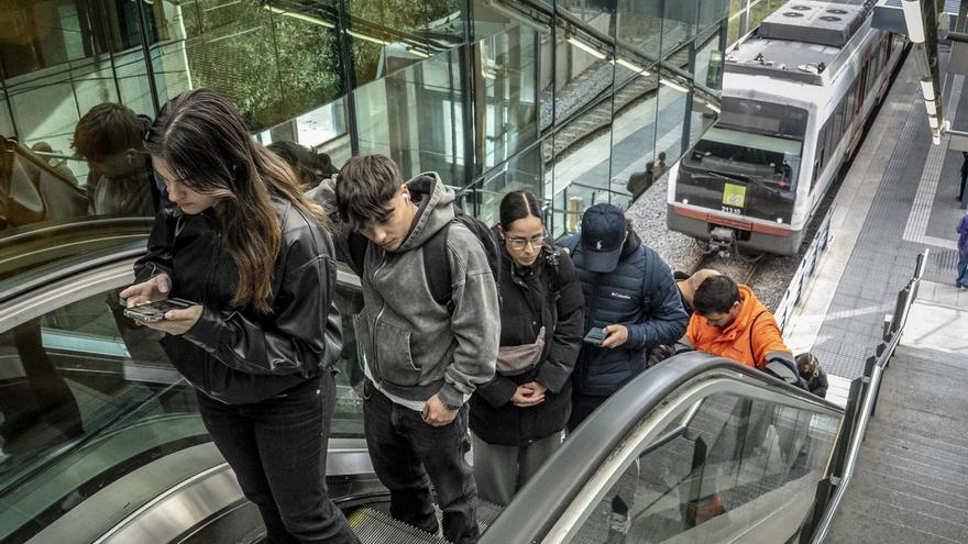 Estació de Ferrocarrils de la Generalitat de Molí Nou, a Sant Boi de Llobregat, fa uns dies. | FERRAN NADEU