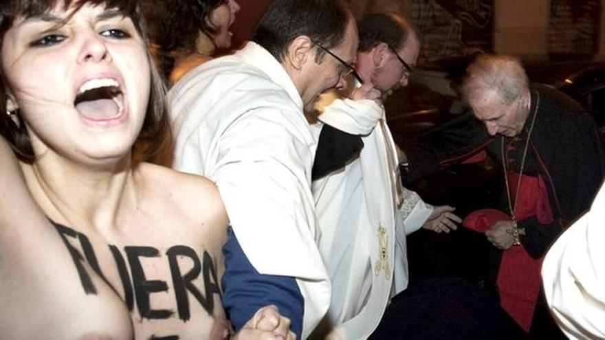 Activistas de Femen increpan al cardenal Rouco Varela