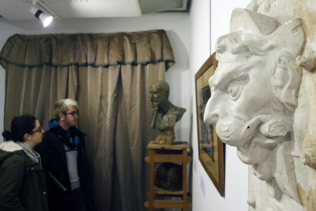 La escuela Mateo Inurria rinde un homenaje al escultor cordobés