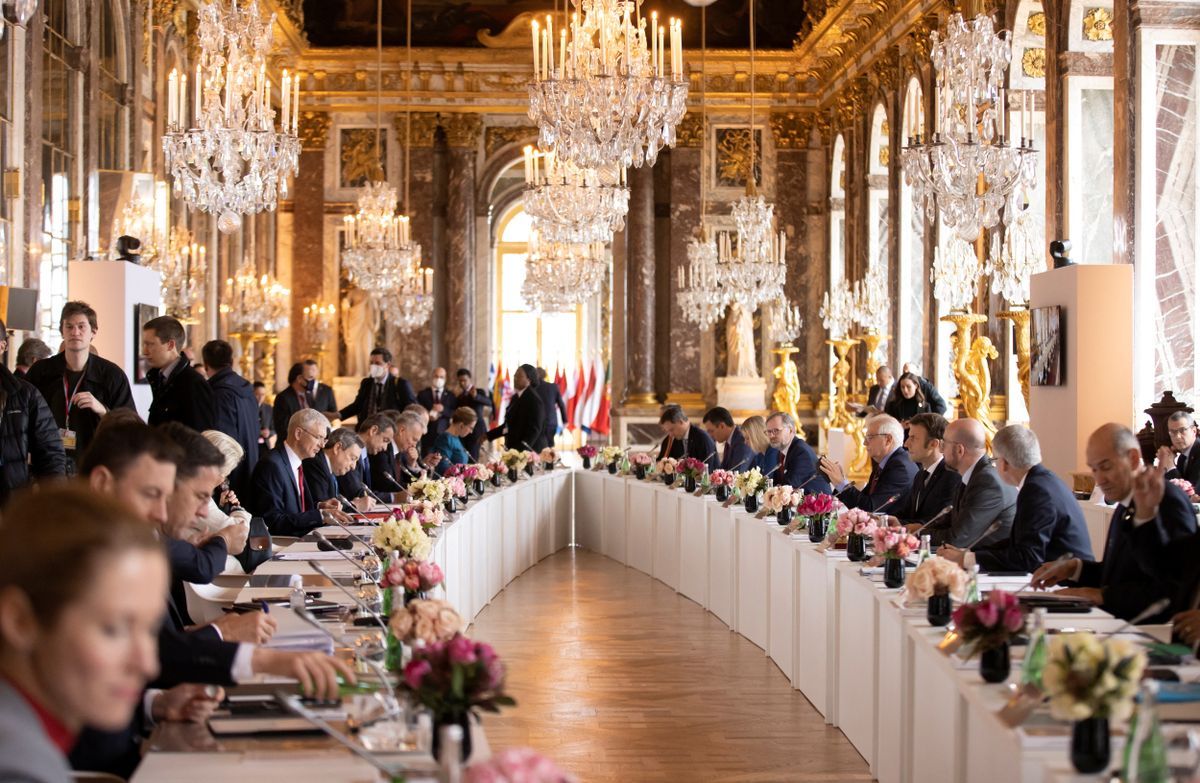 Cumbre de la UE en el Palacio de Versalles, este viernes.