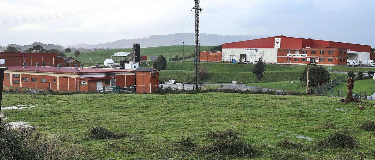 Terrenos adquiridos en Granda para la construcción de una estación de la ITV.