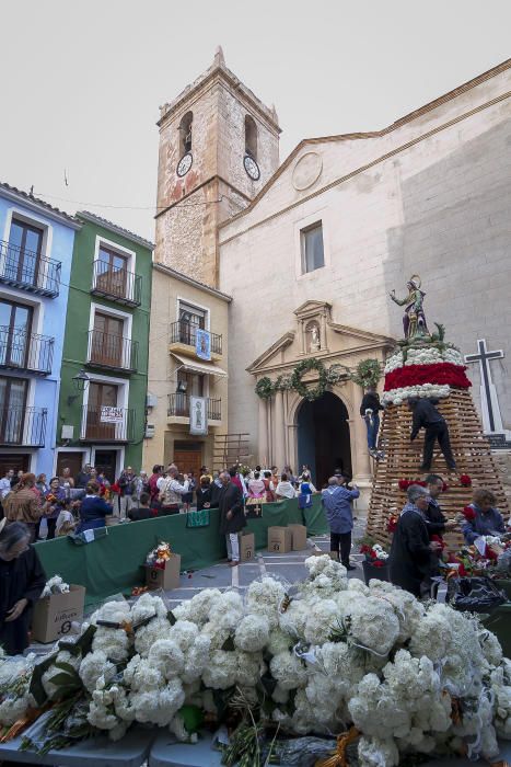 Miles de vileros veneran a Santa Marta