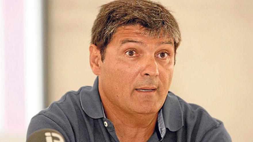 Toni Nadal, durante un rueda de prensa.