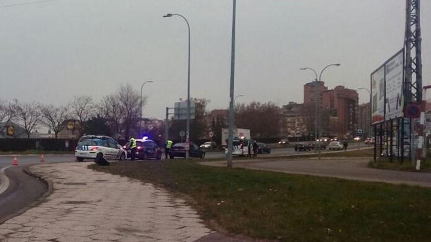 Colisión sin heridos en la rotonda del Eroski