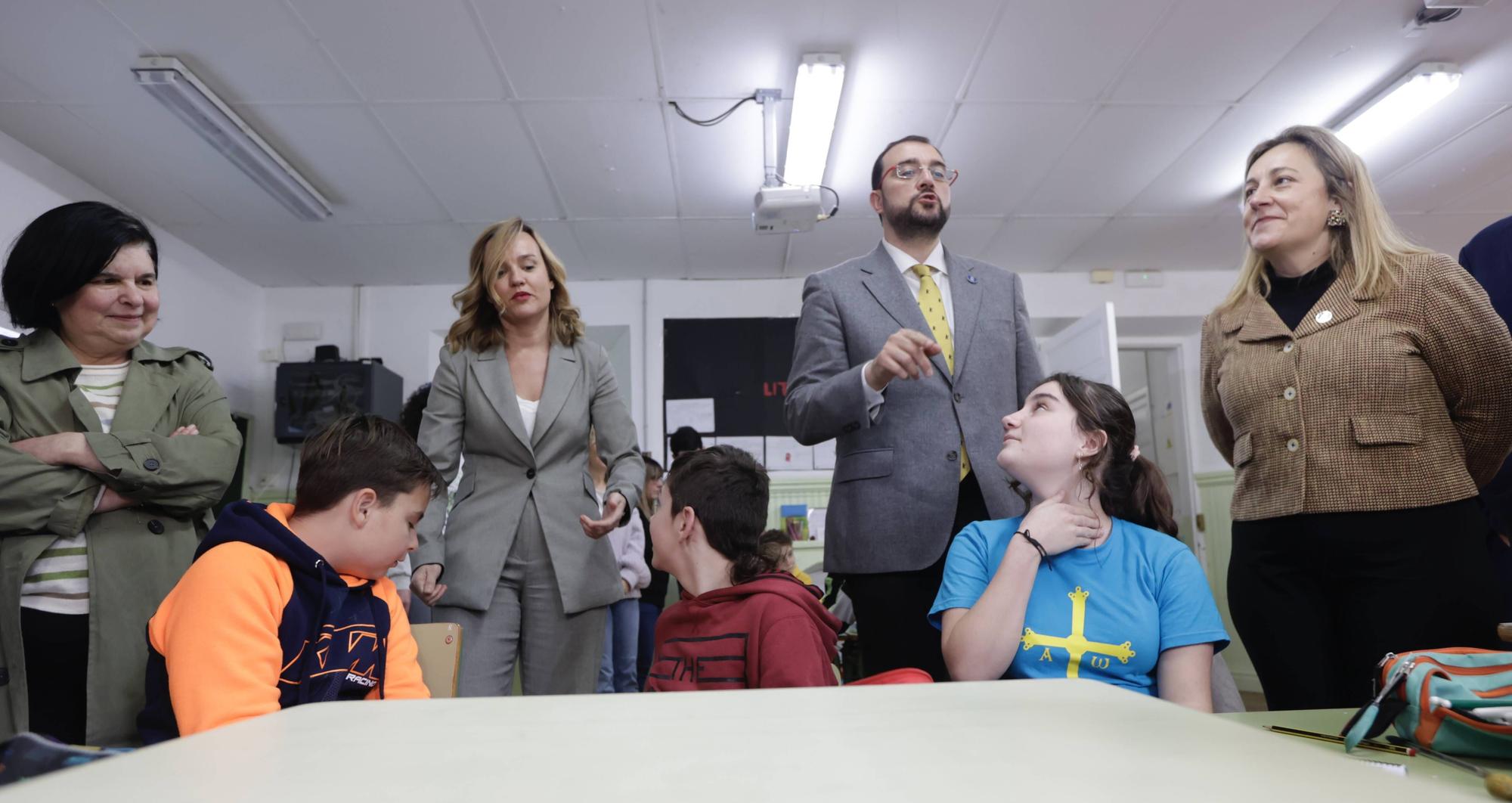 La ministra de Educación, Pilar Alegría, de visita en Asturias.