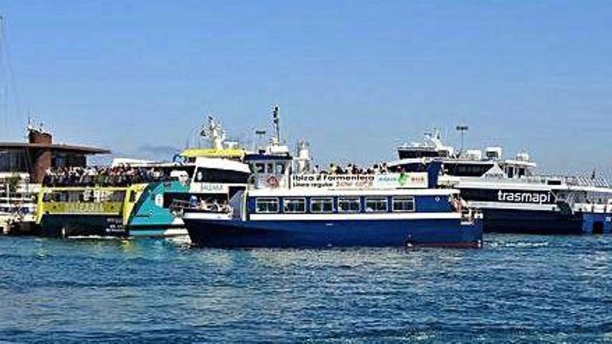 Barcos en el puerto de la Savina, en Formentera.