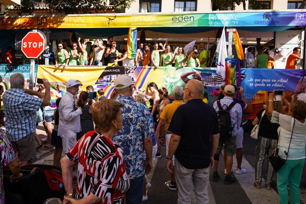 Torremolinos ha celebrado este sábado la cabalgata reivindicativa y festiva del Pride 2019, el acto central del festival anual de orgullo LGTBI, en el que participaron diez carrozas y se estrenó un nuevo recorrido.