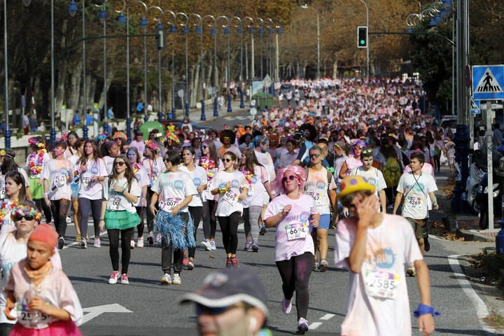 Samil se tiñe de múltiples colores con la Holi Run