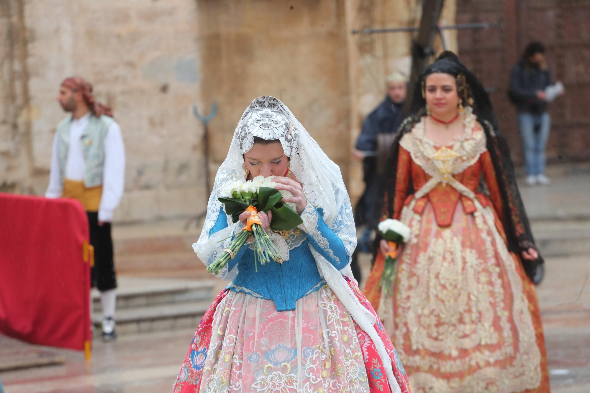 Búscate en el primer día de ofrenda por la calle de la Paz (entre las 15:30 a las 17:00 horas)