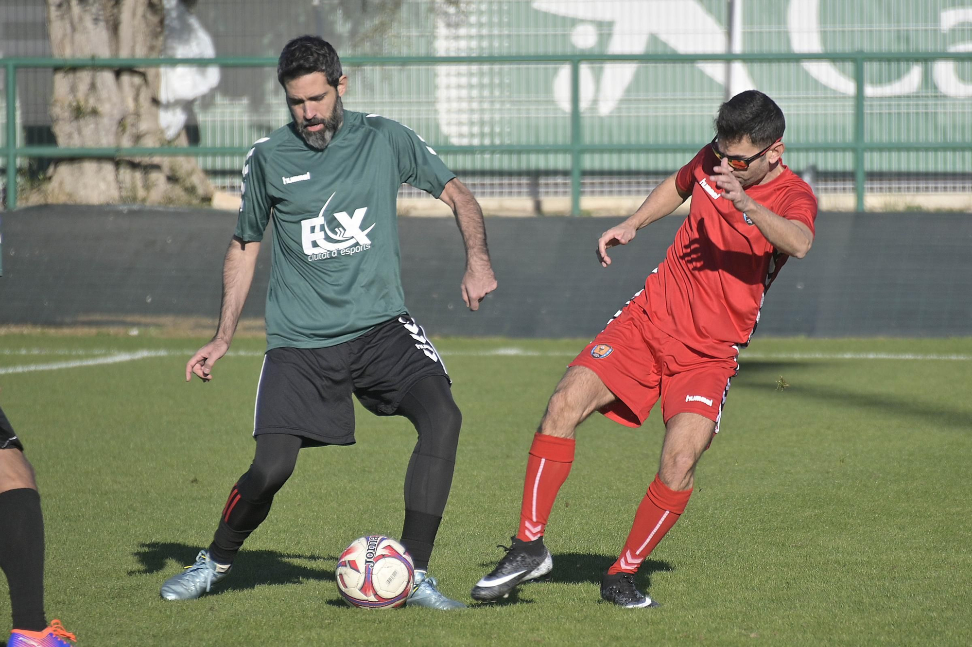 Partido de futbol benefico populares informadores