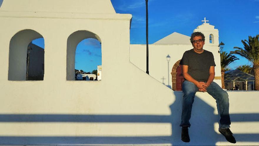 Pedro Guerra, ayer antes de su concierto en el pueblo de Femés.