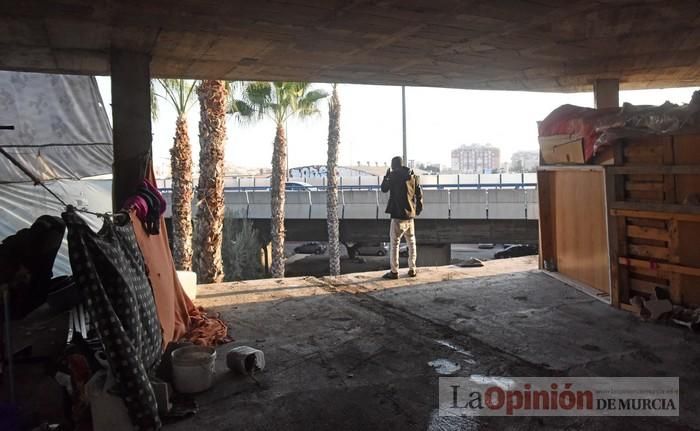 Tensión en San Pío X durante el desalojo de okupas en un edificio abandonado