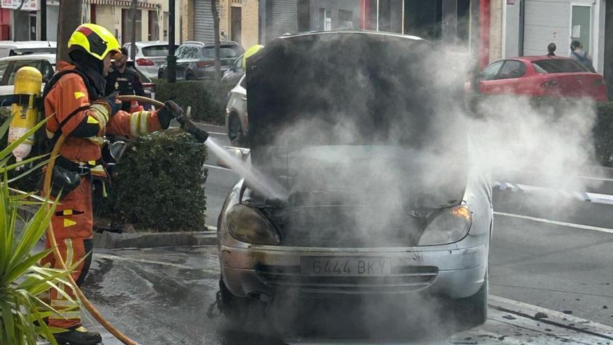 Se incendia un coche en Ontinyent
