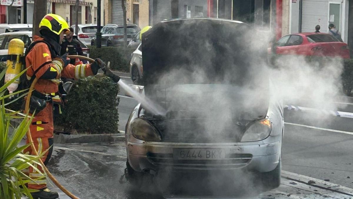 Se incendia un coche en Ontinyent