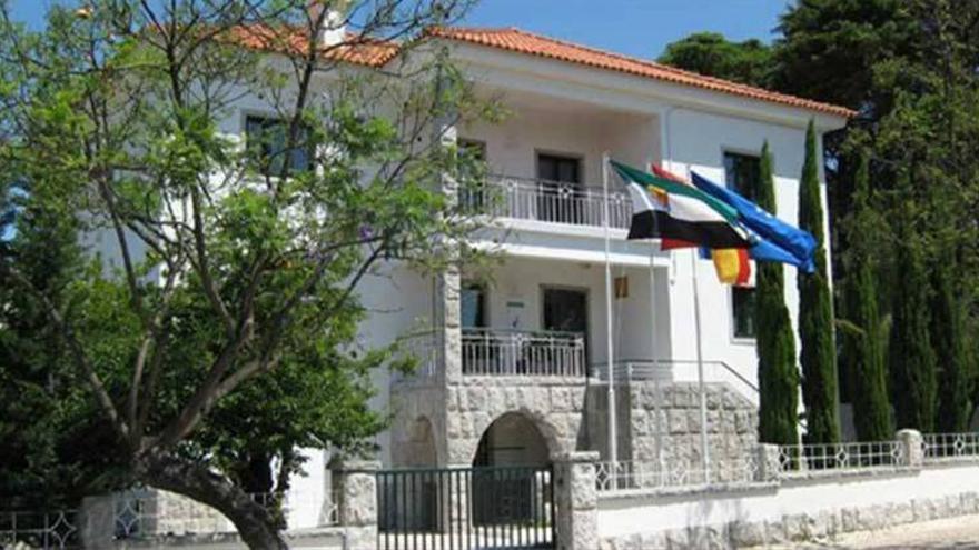 La Junta rebaja 163.000 euros el precio de venta de la oficina de Lisboa