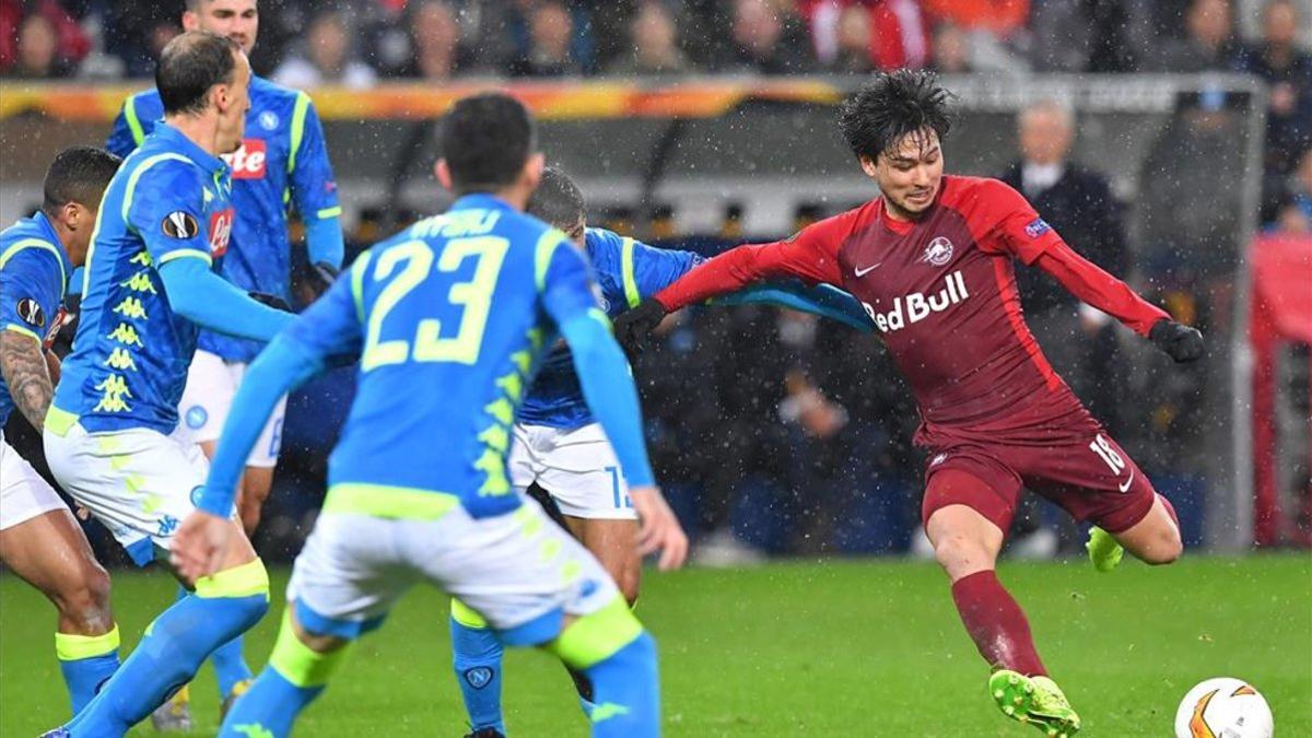 xortunosalzburg s japanese striker takumi minamino kicks 191022180803