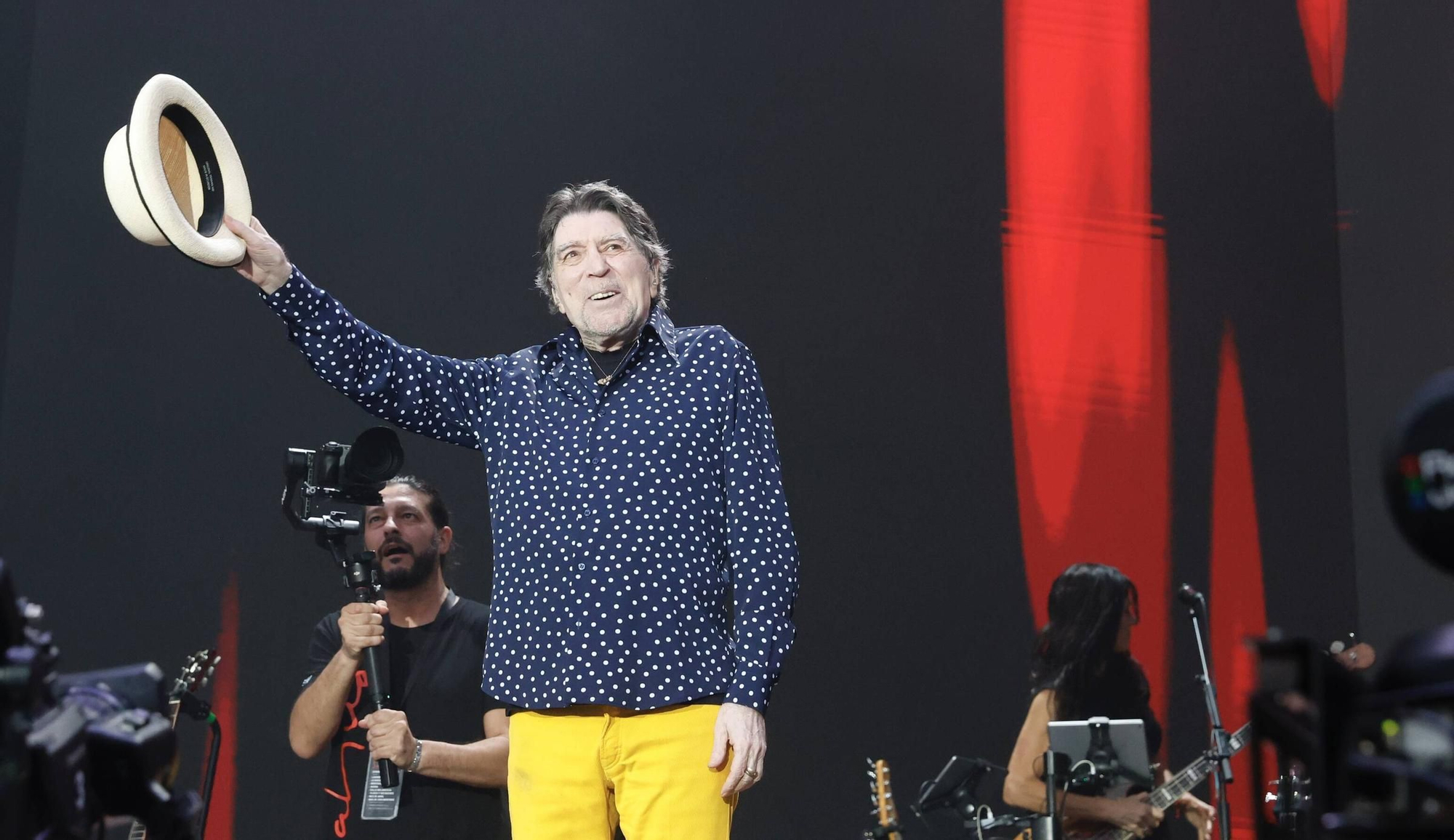 EN IMÁGENES | Gijón rinde homenaje a Sabina: de aquí a la eternidad