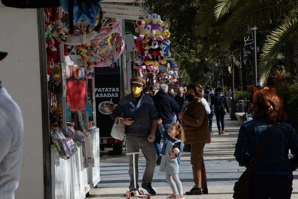 Málaga se echa a la calle para vivir su Navidad Covid-19