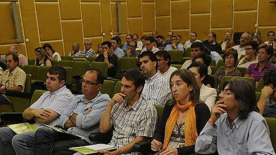 Asistentes a la presentación del proyecto Nuevos Horizontes. / c. pardellas