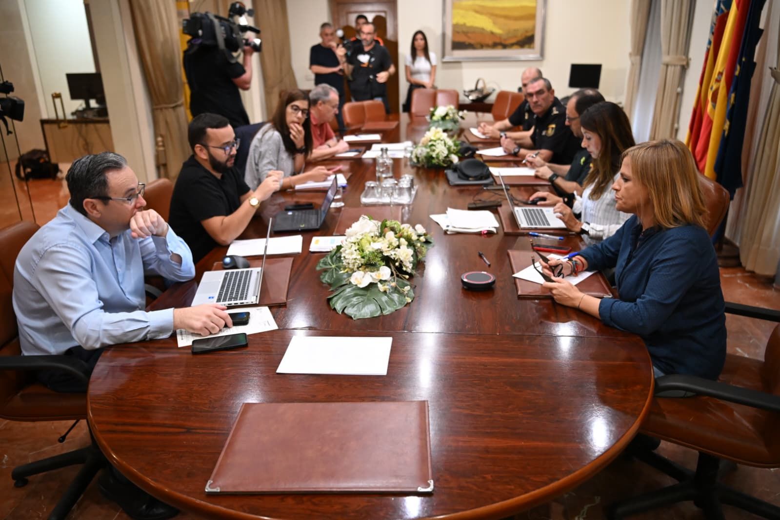 Reunión en la Subdelegación del Gobierno en Alicante para seguir la evolución de la alerta roja por lluvias
