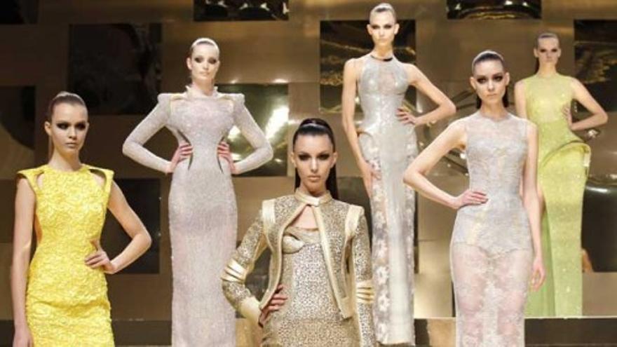 Versace regresa a la Alta Costura de París