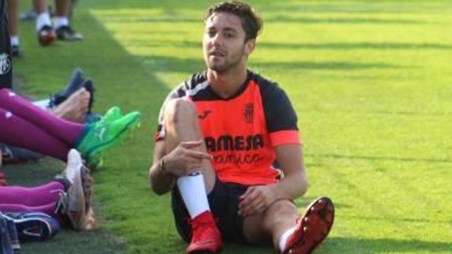 Adrià Riera, sentado tras un entrenamiento.