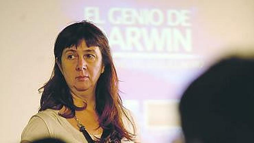 Gema Adán, ayer, durante una conferencia.