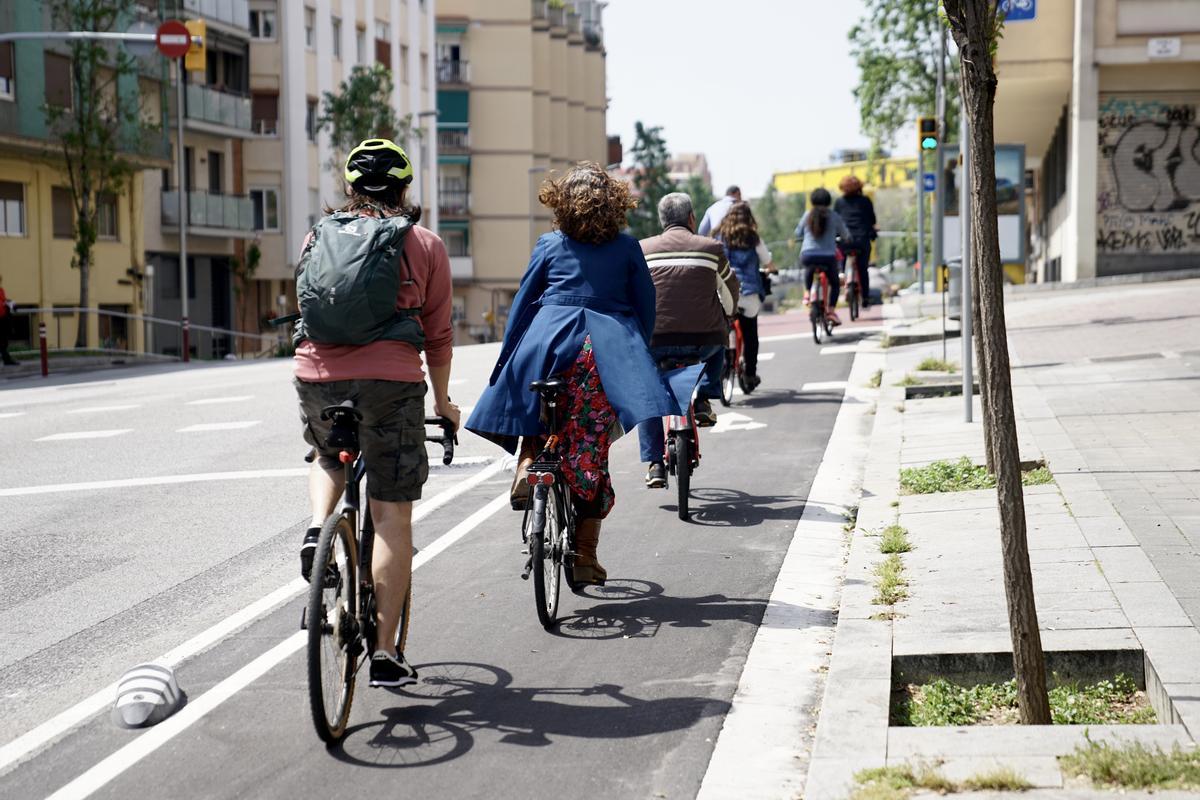 Carril bici en la ronda del Guinardó.