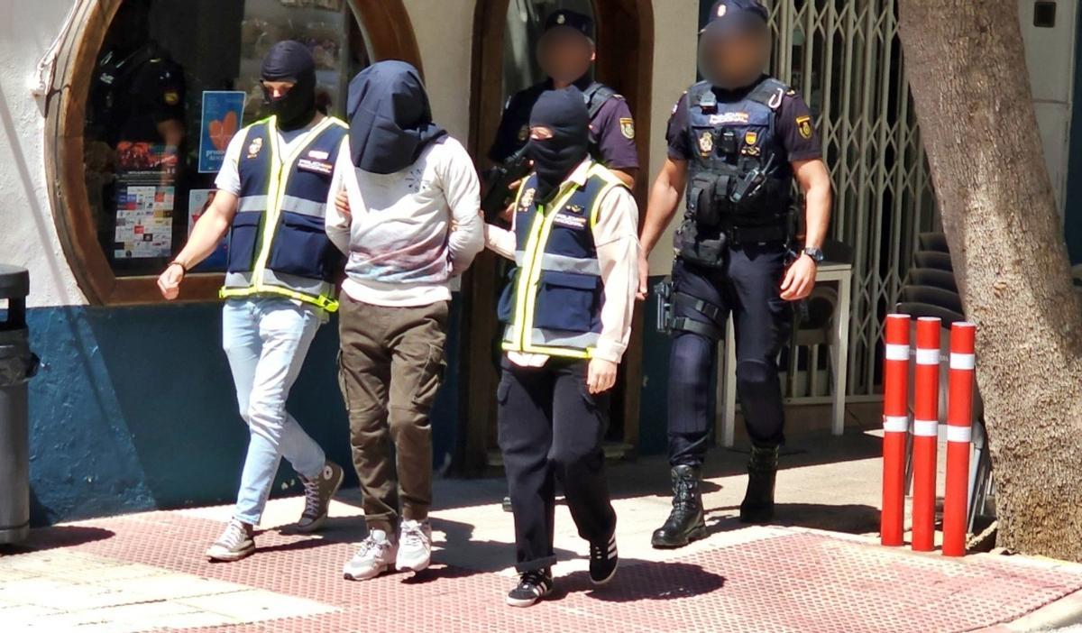 Otra imagen del arresto en pleno centro de Teulada