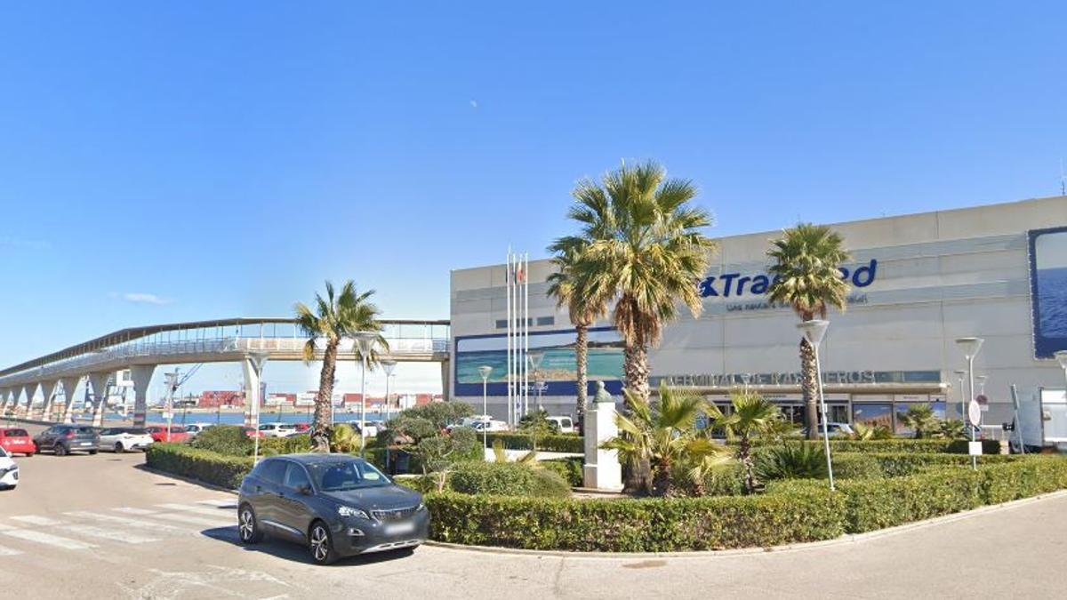 Terminal de pasajeros del ferri en el puerto de València.