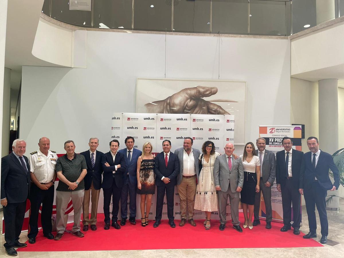 Algunas de las autoridades presentes en el acto de la UMH