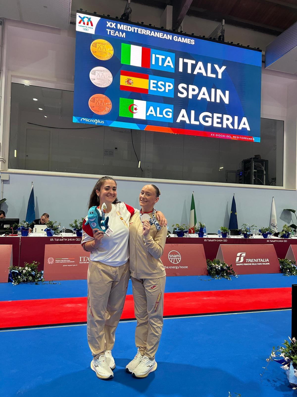Escauriaza posa feliz con su medalla.