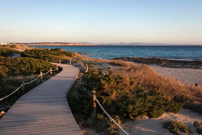 Pasarela en Formentera costa