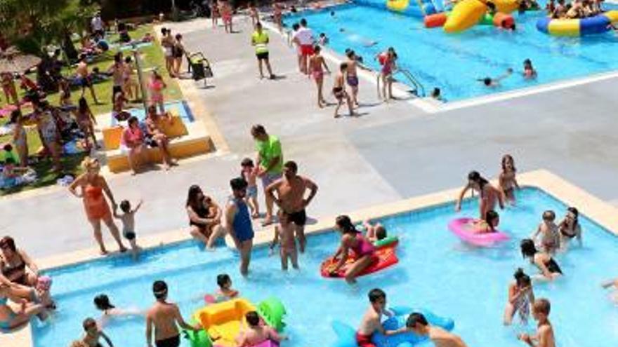 La piscina de Xixona inaugura el verano