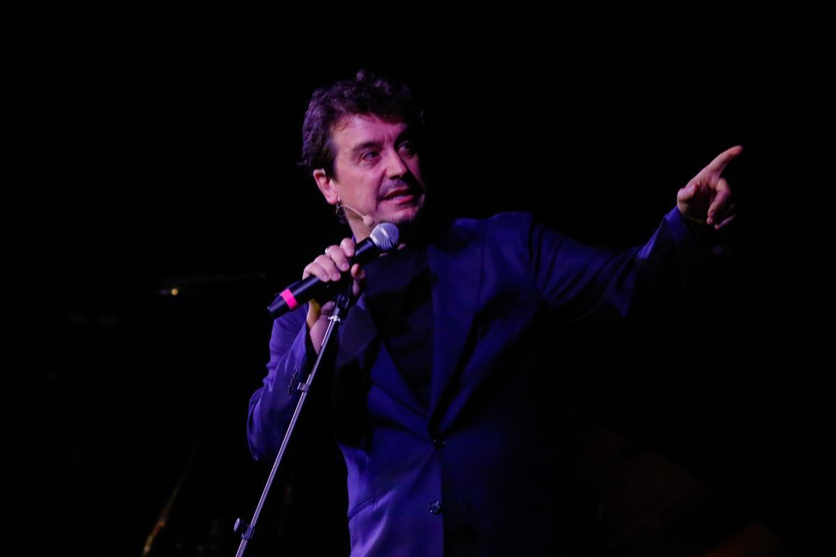 Javier Veiga condujo la gala de inauguración de las instalaciones culturales